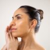 ORECCHINI A CERCHIO CON DUE PALLINE PENDENTE - immagine 3