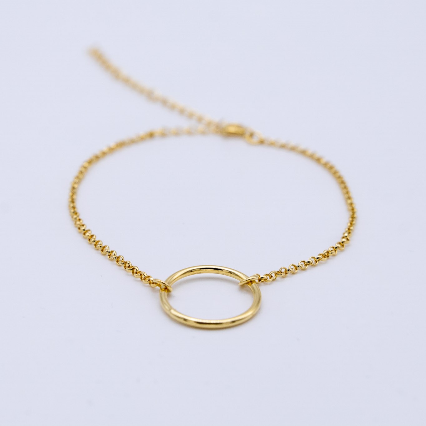 BRACCIALE MINIMAL CON DETAGLIO CIRCOLARE