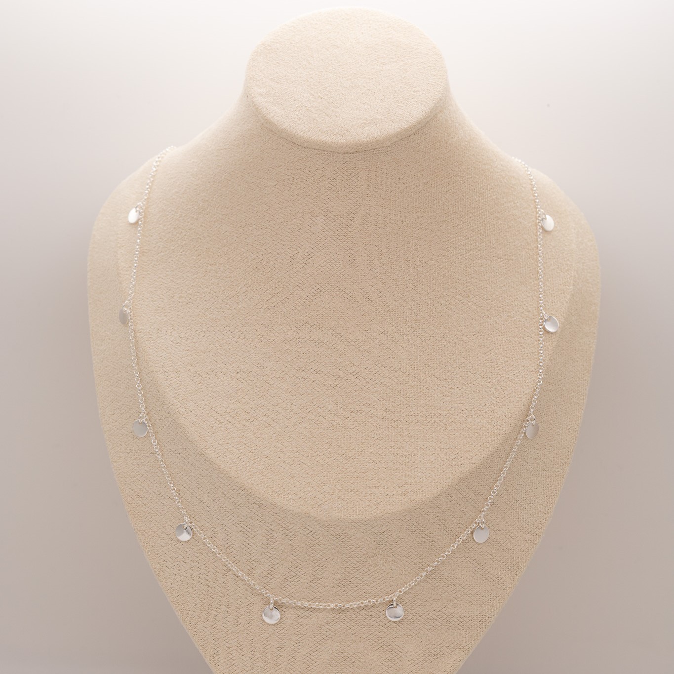 COLLANA A CATENA PICCOLA CON PIASTRE TONDE PENDENTI