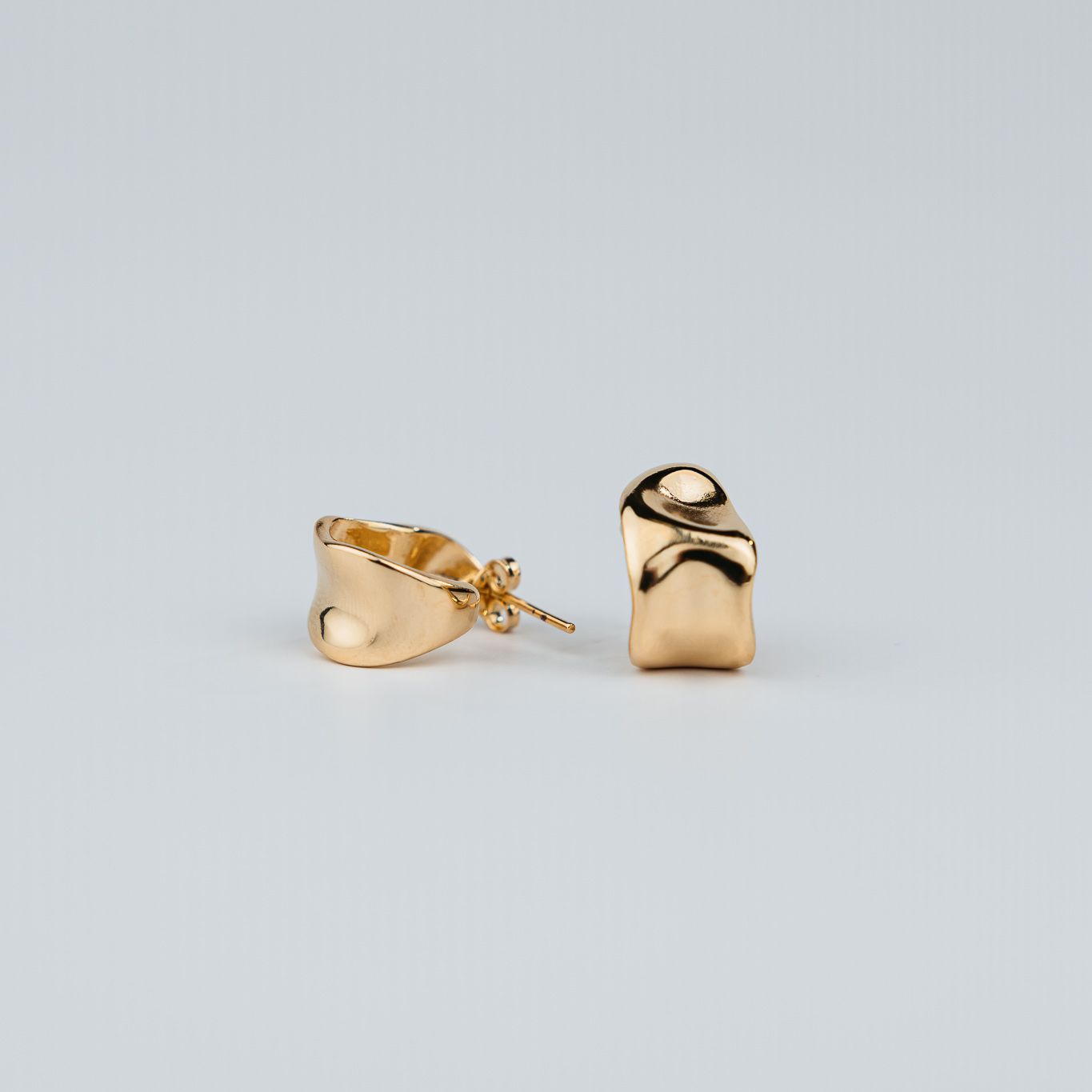 ORECCHINI A MEZZA ARGOLA LISCI S