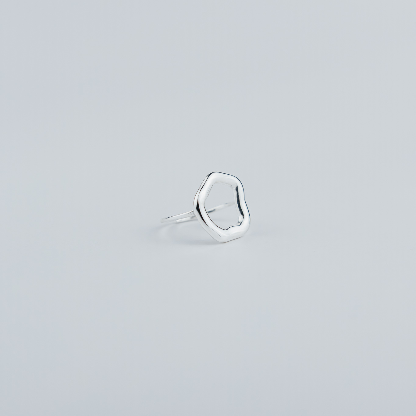 ANELLO FORMA ORGANICA TONDO