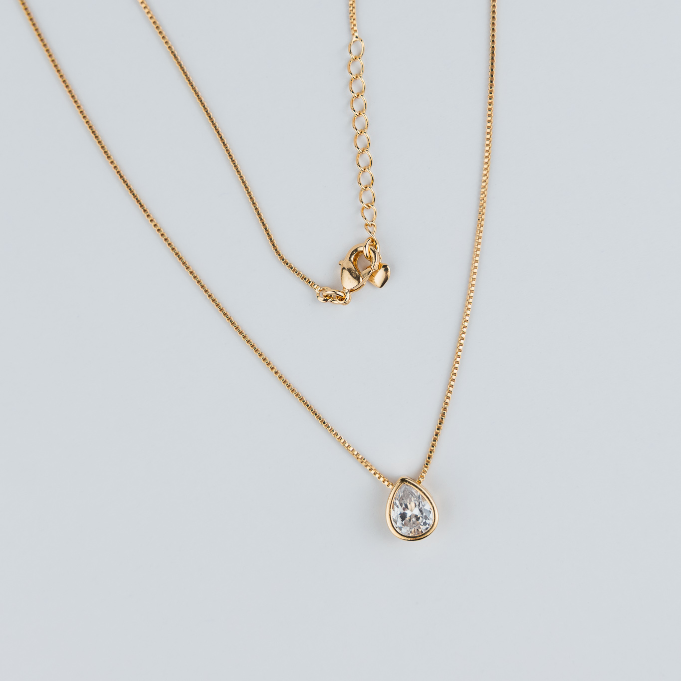 COLLANA A GOCCIA CON PUNTO LUCE