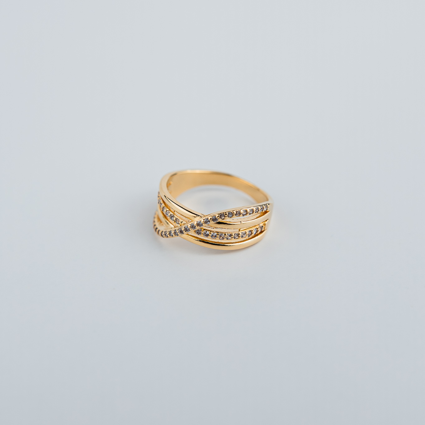 ANELLO A FILI INCROCIATI CON DUE CRIVELLATI