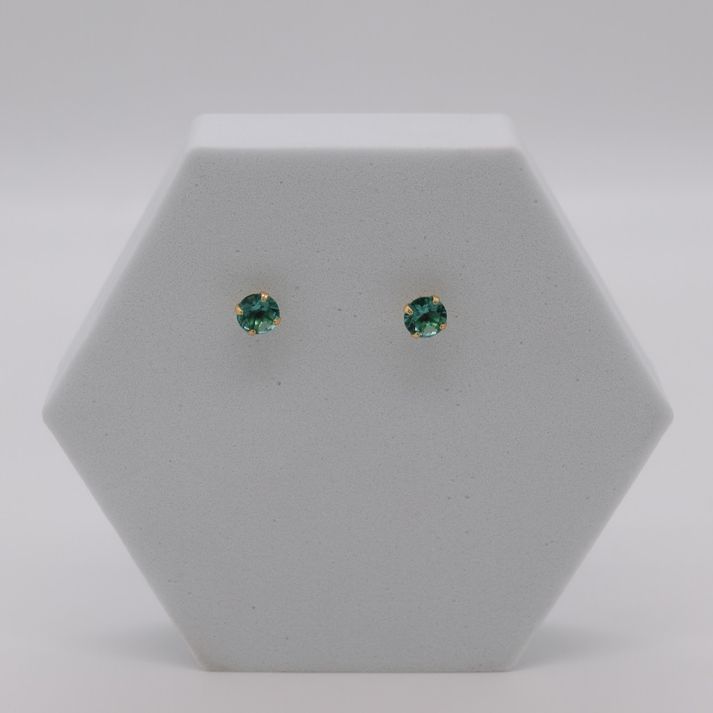 ORECCHINI PUNTO LUCE SMERALDO 4MM