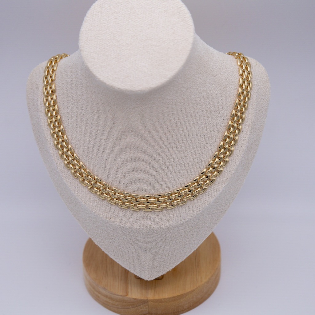 COLLANA CON PIASTRA SPESSA LISCIA E DETTAGLIATA